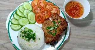 Hình ảnh Cơm sườn nướng