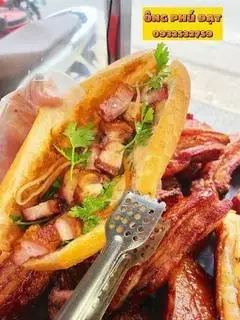 Hình ảnh Bánh mì bự heo nướng mật ong