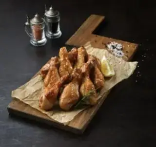 Đùi gà nướng - 285.000 ₫ tại Don Chicken - Nhà Hàng Gà Nướng Hàn Quốc - Hồ Tùng Mậu
