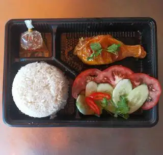 Hình ảnh Cơm Đùi gà chiên nước mắm ( sốt đặc biệt)