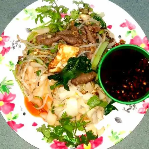 Hủ tiếu xào bò trứng - 50.000 ₫ tại Bột Chiên Cô Tư - Phú Thọ