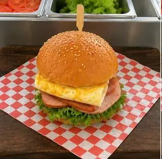 Hình ảnh Burger xúc xích xông khói - phô mai