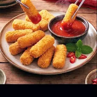 Gà Nuggets Thanh chấm sốt Cay Hàn Quốc/ 4 thanh - 39.000 ₫ tại Bún Thịt Nướng & Gỏi Cuốn Bà Ngoại - Lý Thái Tổ