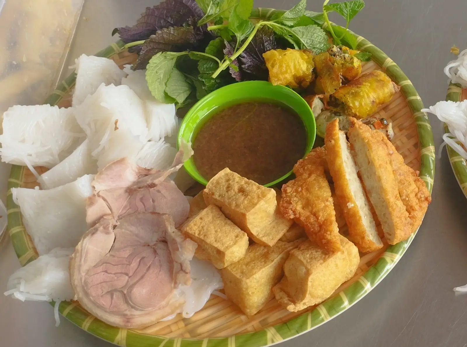 Hình ảnh Bún đậu Mắm Tôm Đầy Đủ