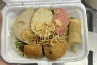 Bánh Cuốn Mix Bánh Ướt phần đặc biệt - 43.000 ₫ tại Bánh Cuốn Nóng Hồng Gấm - Nguyễn Du