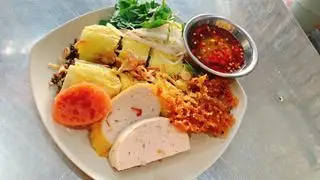 Bánh Cuốn Trứng Lớn - 53.000 ₫ tại Bánh Cuốn 51A - Lâm Văn Bền