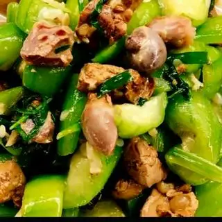 Cơm lòng gà xào mướp - 59.000 ₫ tại Cơm Văn Phòng 306 - Nguyễn Thị Minh Khai