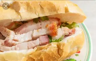 Bánh mì heo quay da giòn - 35.000 ₫ tại Bánh Mì Heo Quay Nhung