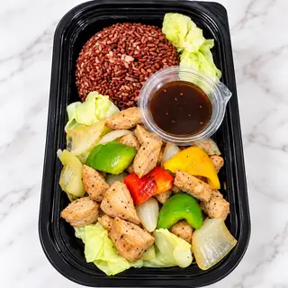 Hình ảnh Cơm lứt ức gà xào chua ngọt