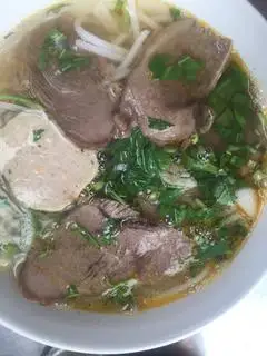 Hình ảnh Bún bò nạm