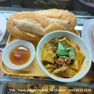 Hình ảnh Bánh mì Phá lấu bò 