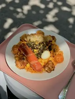 Hình ảnh Mì cay phô mai trộn đặc biệt