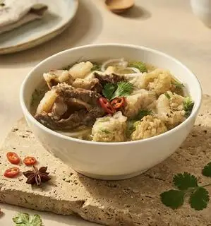 Bún Bò Nạm, Mỡ Nổi - 65.000 ₫ tại Bún Bò Huế Mỡ Nổi Chị Duyên - Âu Dương Lân