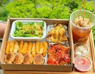 Hình ảnh Combo hottrend (chả cá 3 cái, bánh cá 4 cái, gà 2 vị, tok chiên, salad)