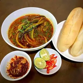 Hình ảnh Súp lươn cay bánh mỳ