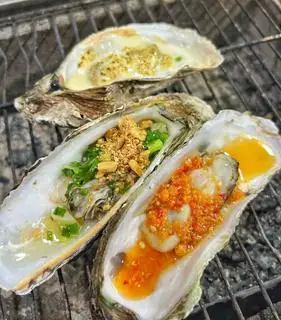 Hàu nướng - 30.000 ₫ tại Ốc Quỳnh - Đặng Thai Mai