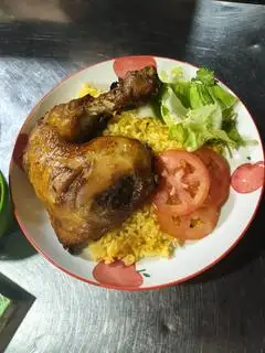 Cơm Gà Chiên - 70.000 ₫ tại Cơm Chiên - Chợ Thái Bình - Cống Quỳnh