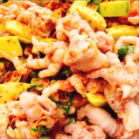 Hình ảnh Chân gà lắc cốc xoài 