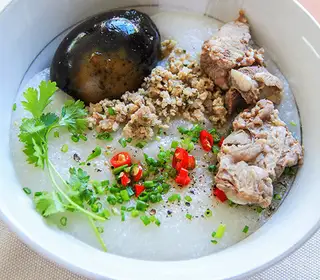Hình ảnh Cháo Sườn Trứng Bách Thảo 