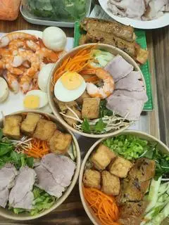 Hình ảnh combo Bún Nước Tương Thực Cẩm,+ 5 gỏi cuốn tôm thịt+ Tặng Ly trà tắc