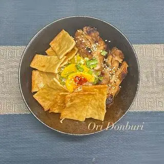 Hình ảnh Cơm Gà Nướng Chả Cá Sốt Yaki