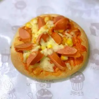 Pizza Phô mai - xúc xích - 55.000 ₫ tại Tiệm Nhà Cheese - An Bình