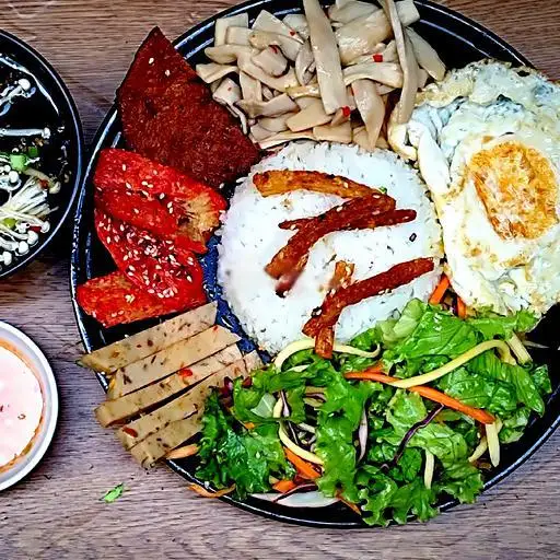 Cơm tấm chay AAANgon - Trứng opla - 59.000 ₫ tại Aaangon - Chay Khoẻ Chay Ngon - Nguyễn Trãi