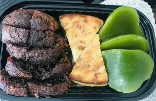 Hình ảnh Bánh mix 3 loại bò nướng - khoai mì - da lợn