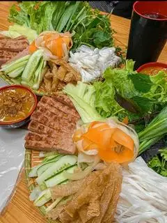 Hình ảnh  nem nướng đặc biệt + Trà đào