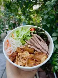Hình ảnh Bún thịt nướng - chả bò