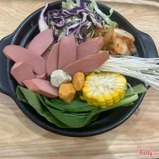 Hình ảnh Mì cay xúc xích