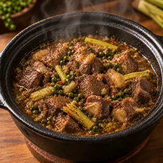 Hình ảnh Cơm bò hầm tiêu xanh