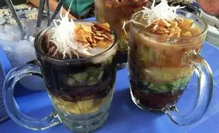 Chè thập cẩm  đặc biệt  - 33.000 ₫ tại Chè Cô Như - Nguyễn Văn khối