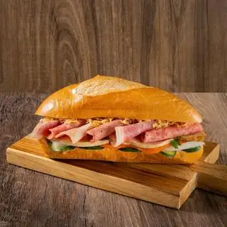 Hình ảnh Bánh Mì Trứng - Thịt Xiên