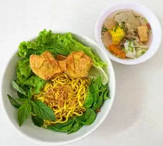 Hình ảnh Mì vàng chay trộn khô
