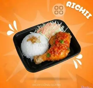 Cơm đùi gà góc tư sốt Thái - 65.000 ₫ tại Richii - Cơm Gà Xốt - Cống Quỳnh