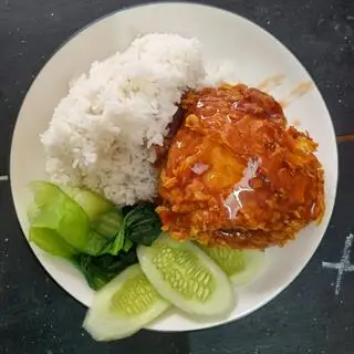 Hình ảnh Cơm Gà Chiên Mắm
