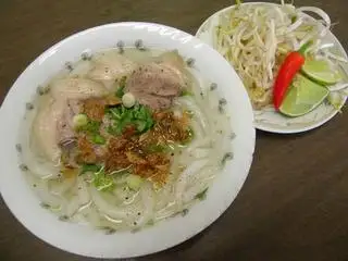Bánh Canh Xương Heo - 56.000 ₫ tại Cô Ba - Phở & Bún Bò Huế - Hoàng Diệu