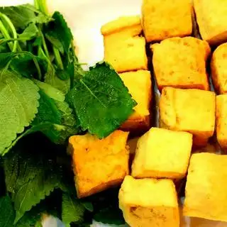 Đậu hủ - 10.000 ₫ tại Bún Đậu Mẹt A Hùng - Dương Quảng Hàm