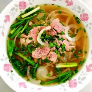 Phở bò tái - 80.000 ₫ tại Phở Phú Vương - Nguyễn Thái Bình