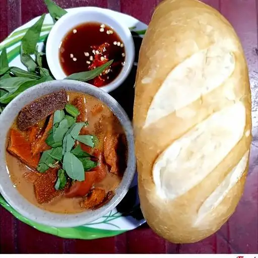 Hình ảnh Bánh mì+ Phá lấu Bò 80g
