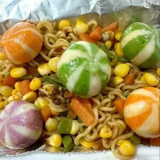 Hình ảnh Mì Trộn Viên Thả Lẩu