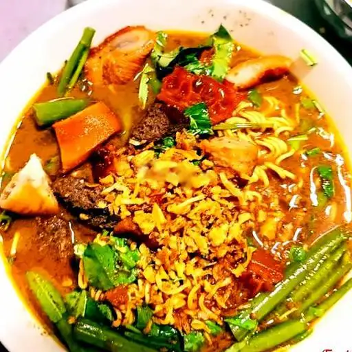 Hình ảnh Phá lấu bò mì nước