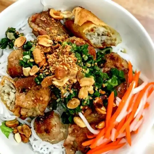 Bún Thịt Nướng + Chả Giò + Bì - 49.000 ₫ tại Cô Sáu - Cơm Tấm & Bún Thịt Nướng - Thoại Ngọc Hầu