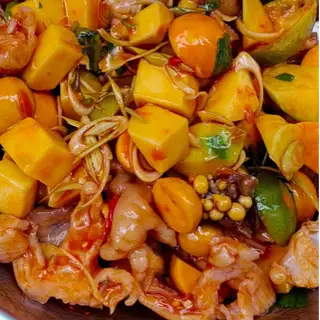 Hình ảnh Chân gà mix gân bò, trứng non