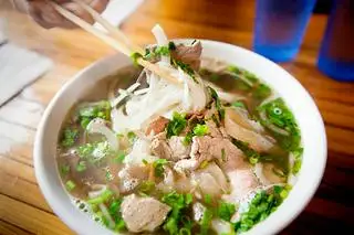 phở thập cẩm ( tái nạm gân viên) - 60.000 ₫ tại Phở & Bò Kho 957 - Lò Gốm