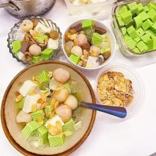 CHÈ KHÚC BẠCH - 45.000 ₫ tại Tiệm Bánh Ngon Hui Bakery - Bánh Ngọt & Bánh Mặn - Hòa Hảo
