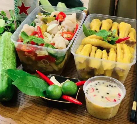 Hình ảnh Bếp Tôm - Chân Gà Thảo Quả & Chân Gà Sả Tắc - Phố Trần Thái Tông