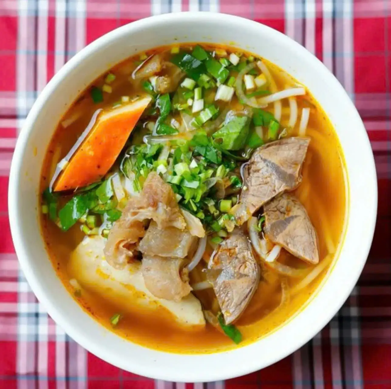 Bún bò đặc biệt - không giò - 74.000 ₫ tại Bún Bò Huế 39 - Rạch Bùng Binh