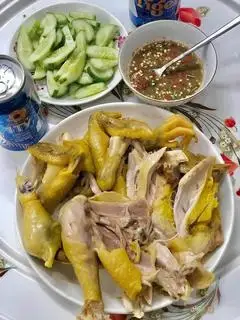 Hình ảnh 1/2 gà luộc